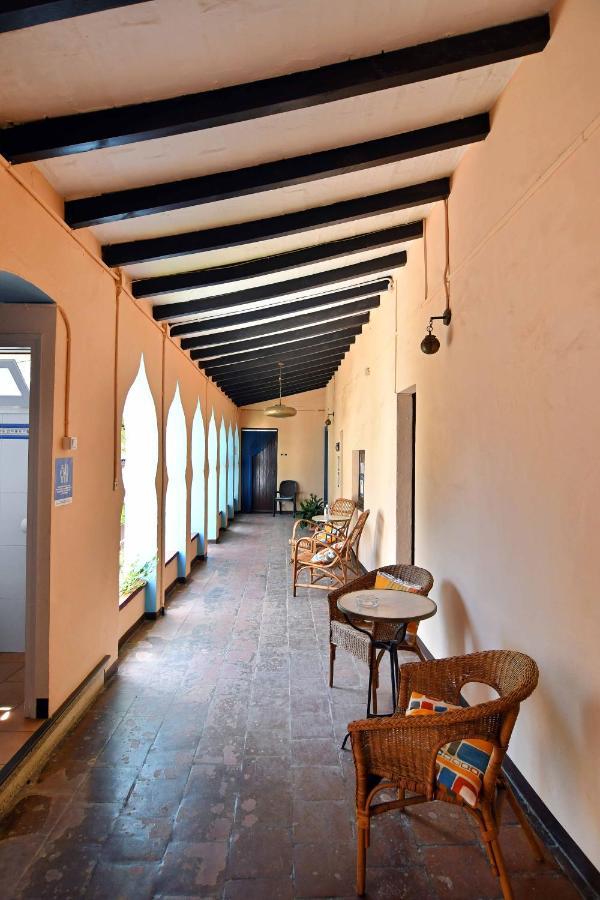 Hostal L'Estrella Palafrugell Exterior photo