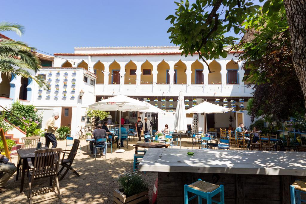 Hostal L'Estrella Palafrugell Exterior photo